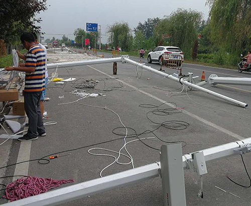 ���̰���